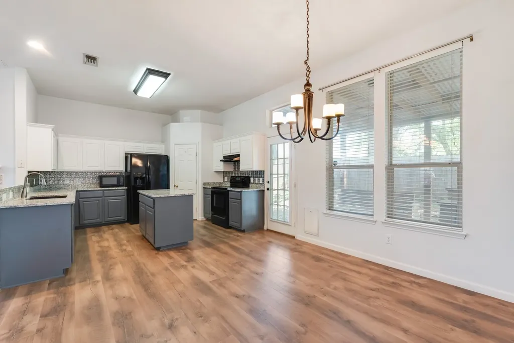 104 Goldeneye Lane Fort Worth TX 76120