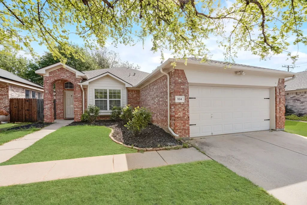 104 Goldeneye Lane Fort Worth TX 76120