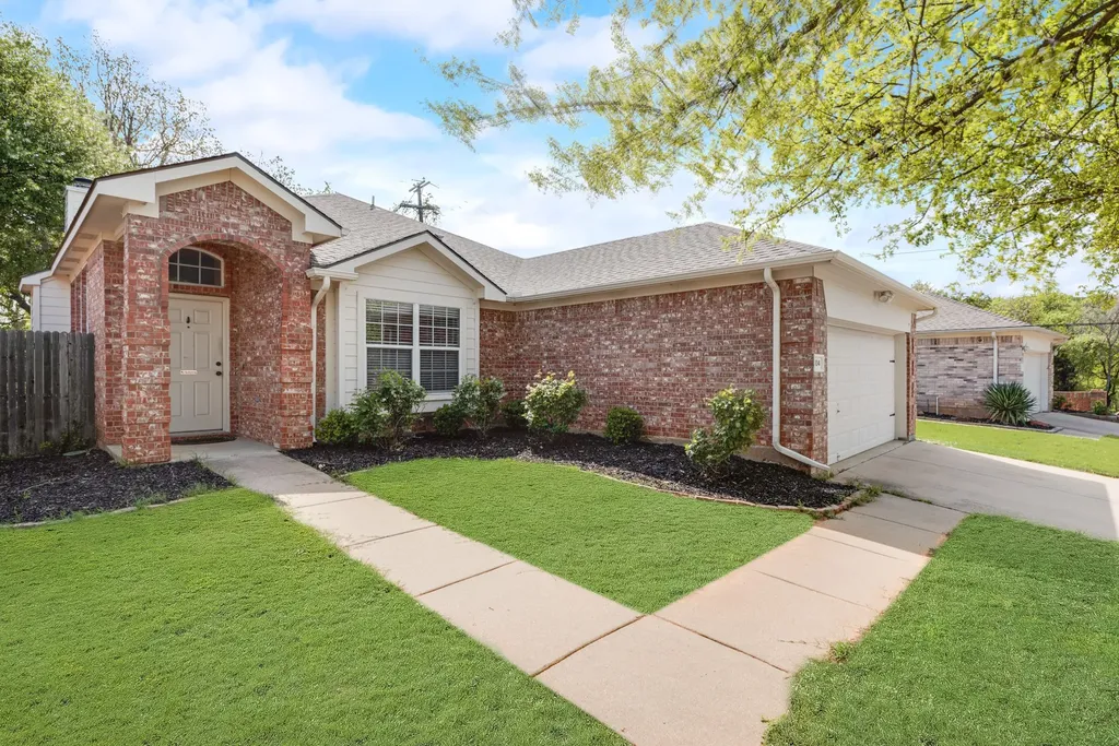 104 Goldeneye Lane Fort Worth TX 76120