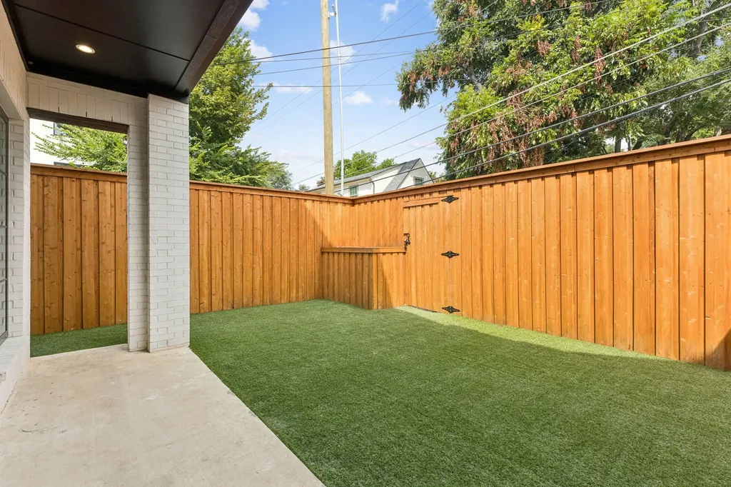4037 Hawthorne Avenue Dallas TX 75219