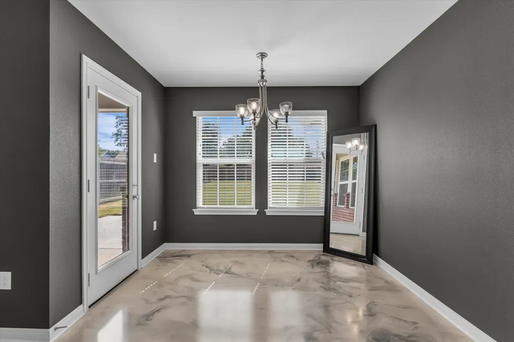 412 Travis Drive Mcgregor TX 76657