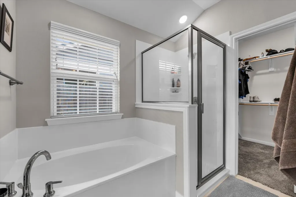 412 Travis Drive Mcgregor TX 76657