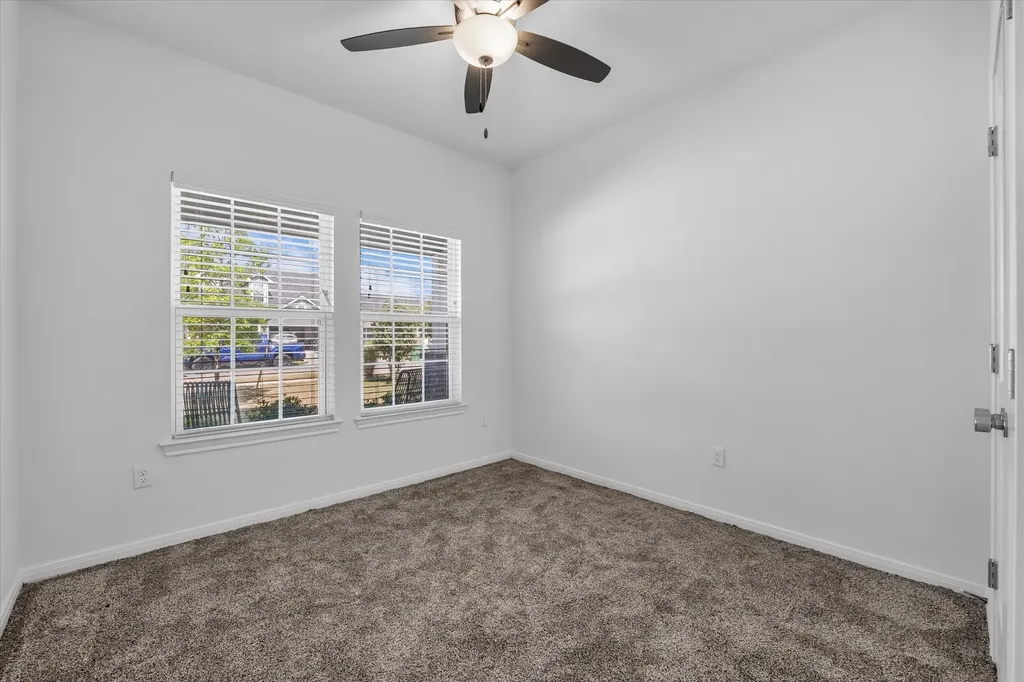 412 Travis Drive Mcgregor TX 76657