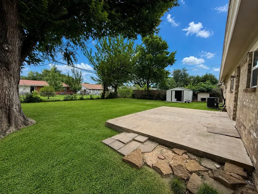 1030 Joslin Street Irving TX 75060
