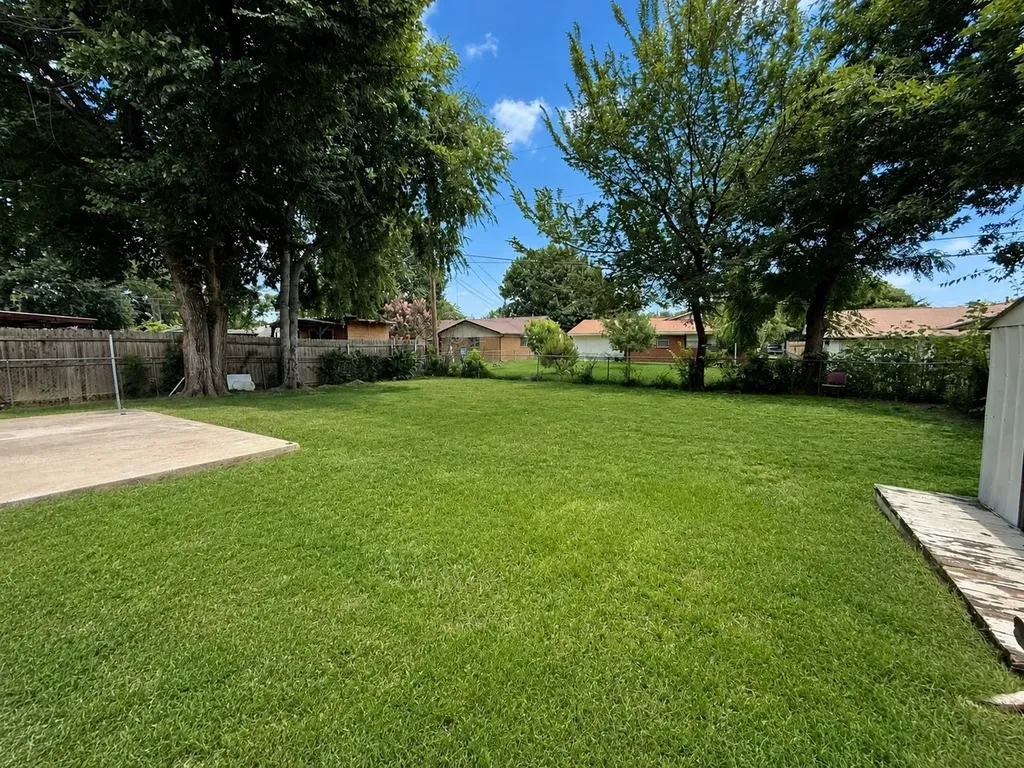1030 Joslin Street Irving TX 75060