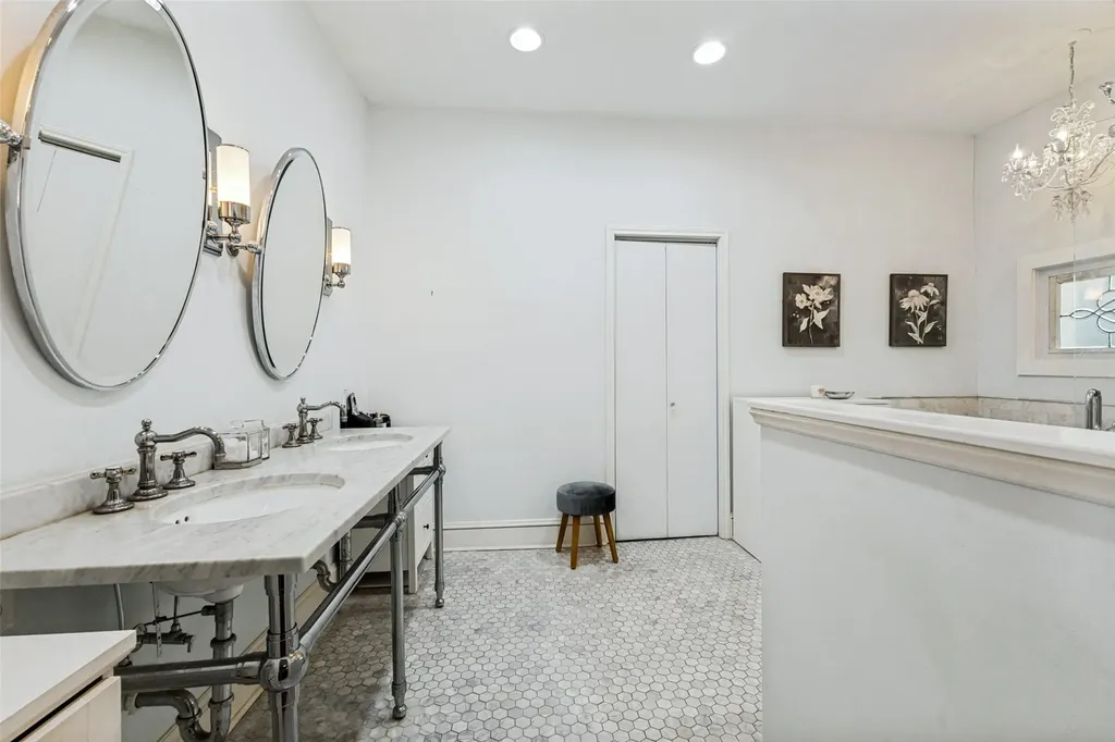 724 Lowell Street Dallas TX 75214
