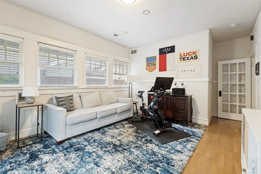 724 Lowell Street Dallas TX 75214