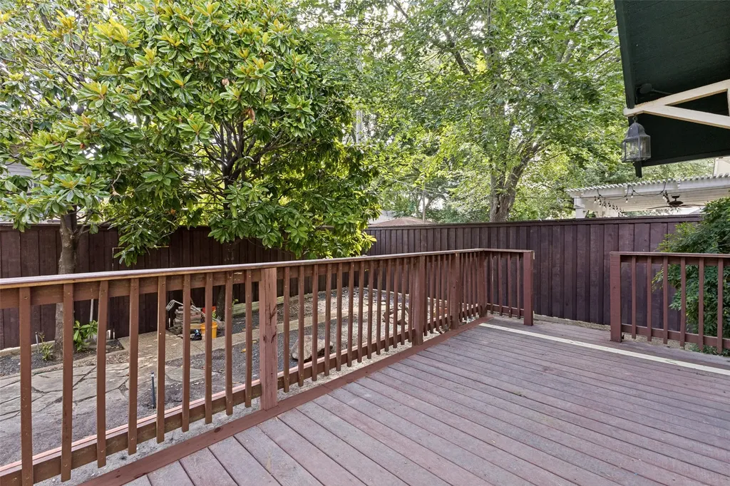 724 Lowell Street Dallas TX 75214