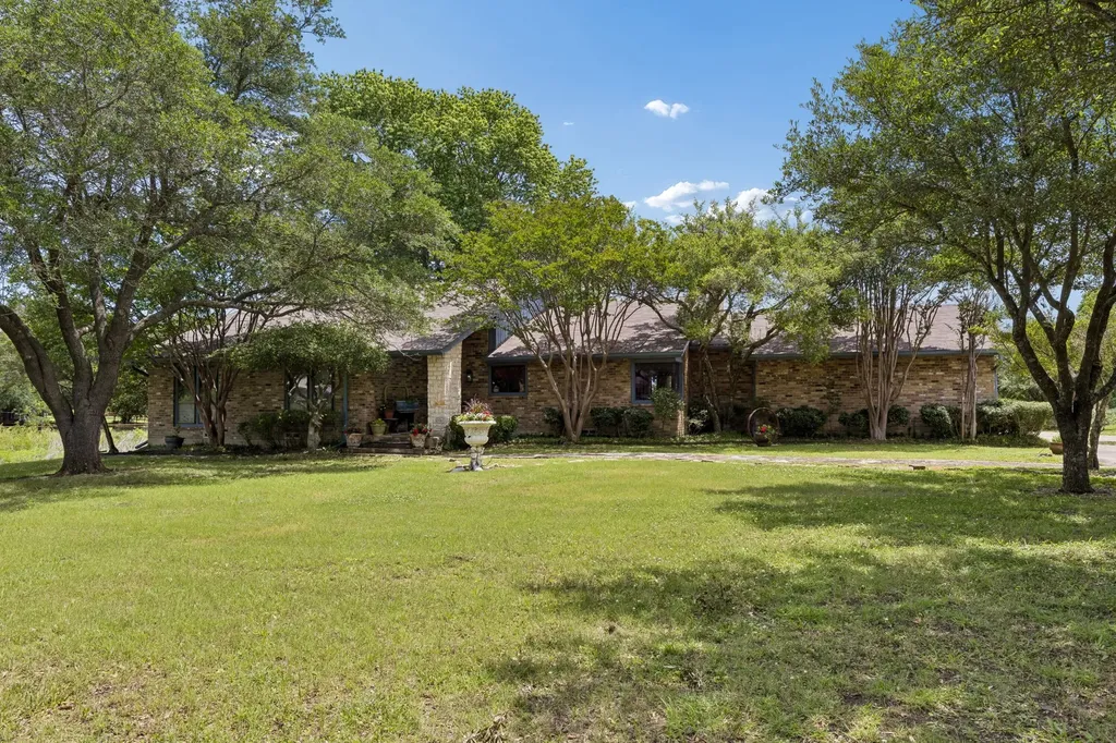 17 Hillside Drive Fate TX 75087