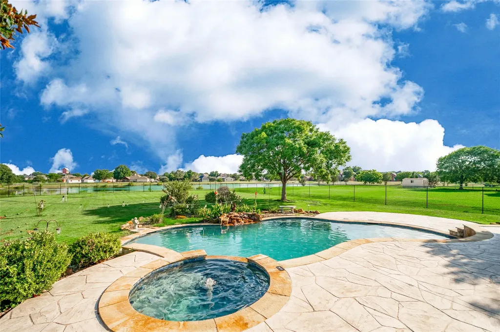 104 Island Circle Shady Shores TX 76208