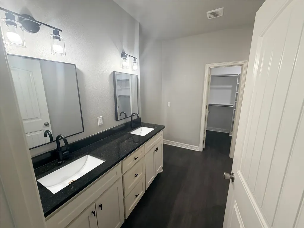 501 W Vance Tyler TX 75702
