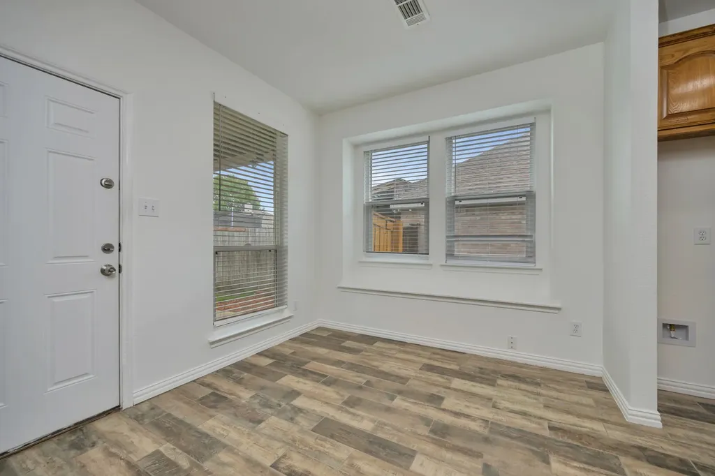 3244 Serpis Grand Prairie TX 75054