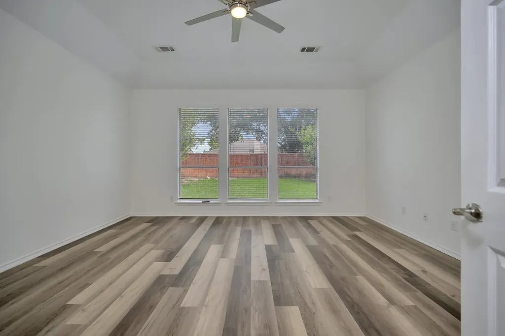 3244 Serpis Grand Prairie TX 75054