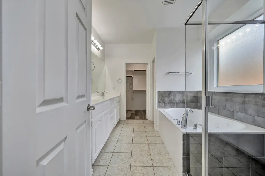 3244 Serpis Grand Prairie TX 75054
