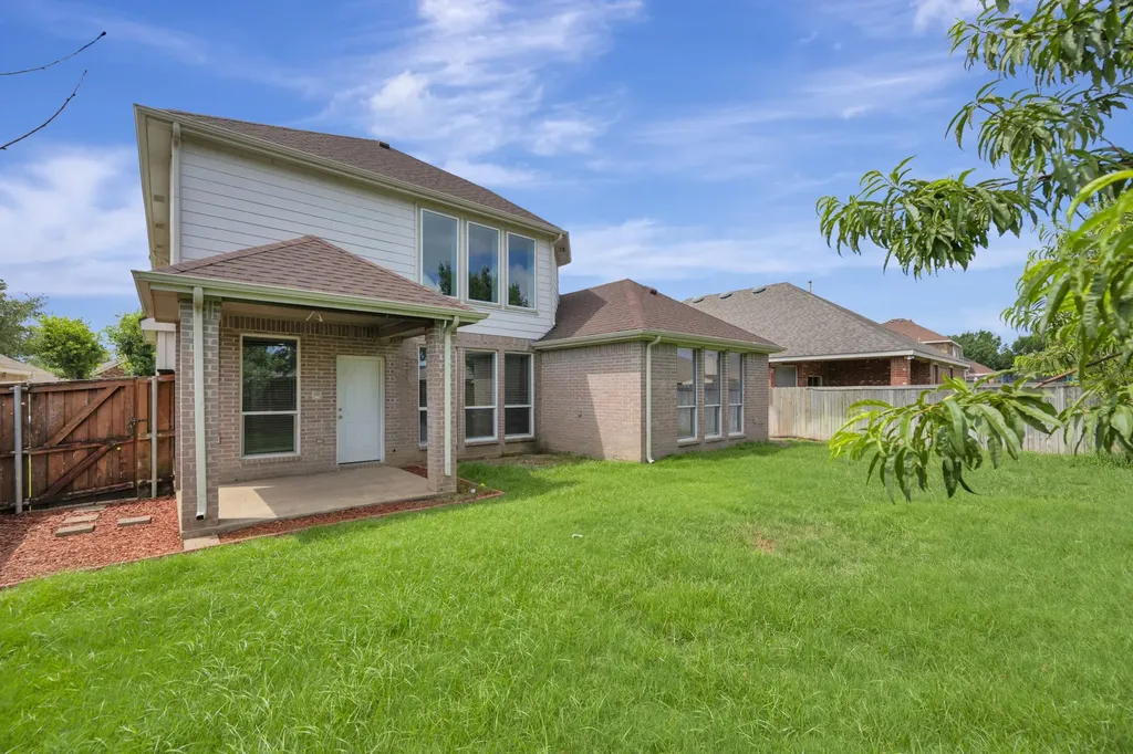 3244 Serpis Grand Prairie TX 75054