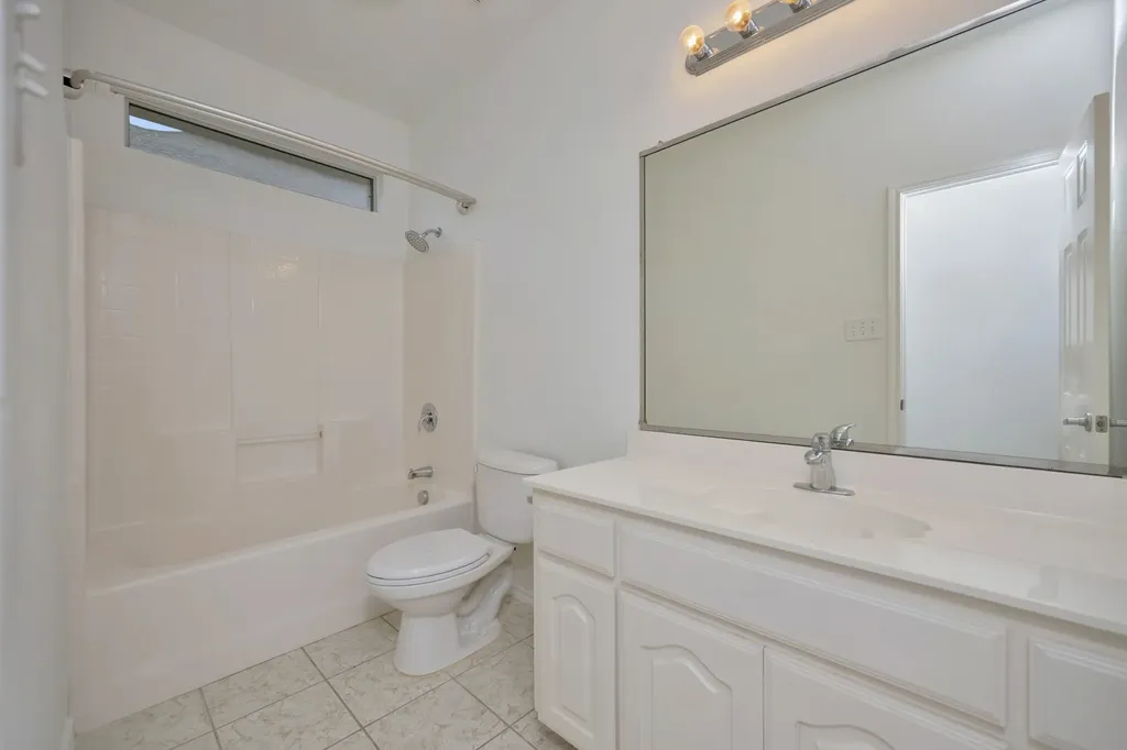 3244 Serpis Grand Prairie TX 75054