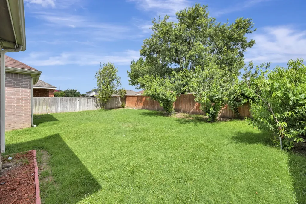 3244 Serpis Grand Prairie TX 75054