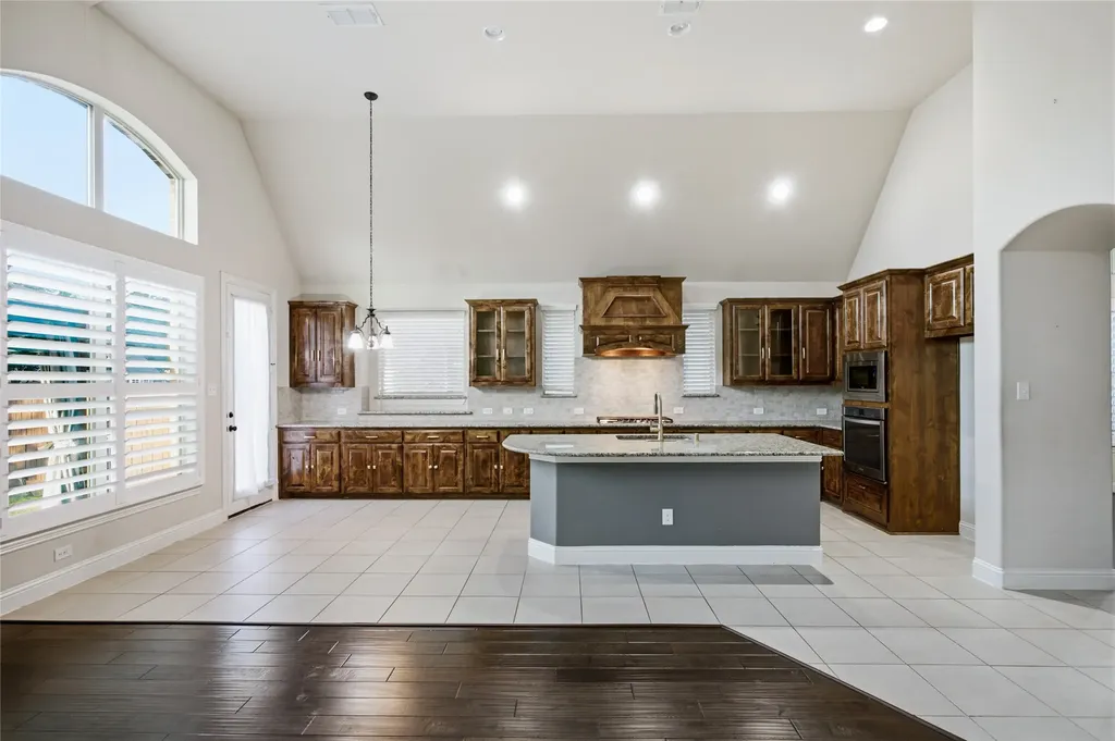 824 Marietta Lane Aubrey TX 76227