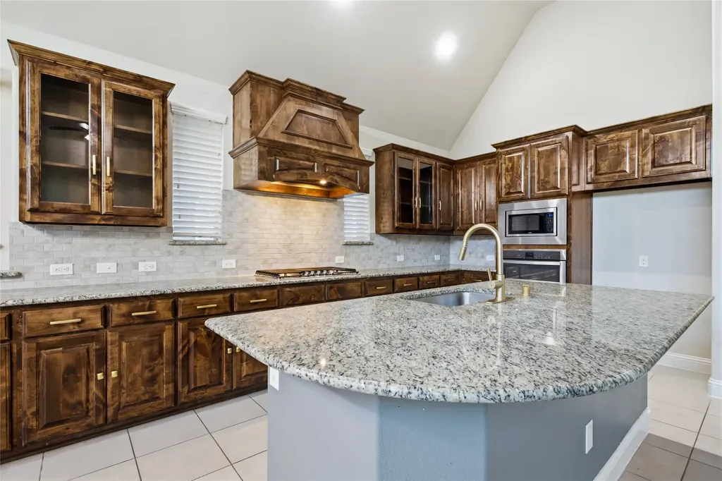 824 Marietta Lane Aubrey TX 76227
