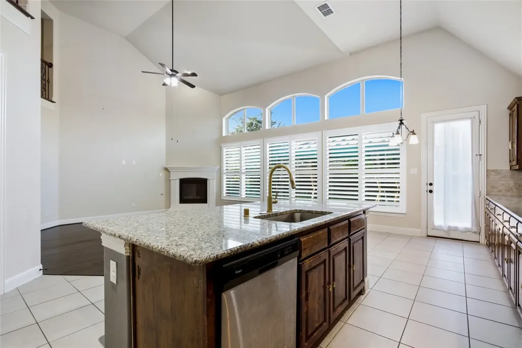 824 Marietta Lane Aubrey TX 76227