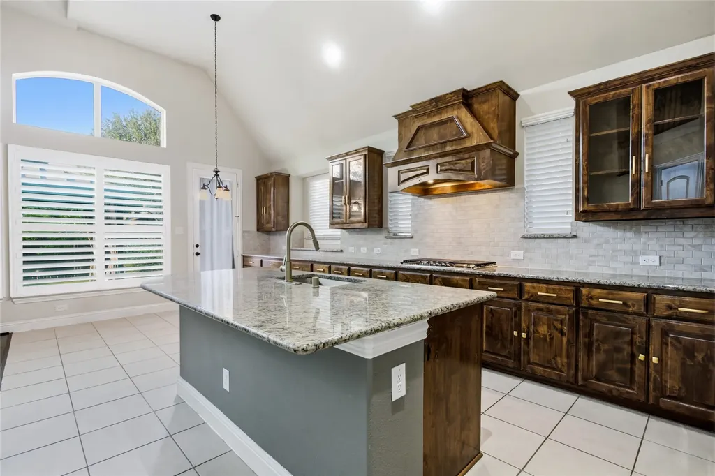 824 Marietta Lane Aubrey TX 76227
