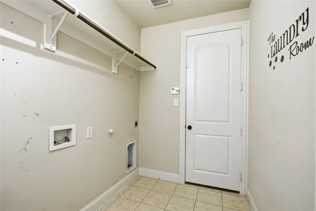 824 Marietta Lane Aubrey TX 76227