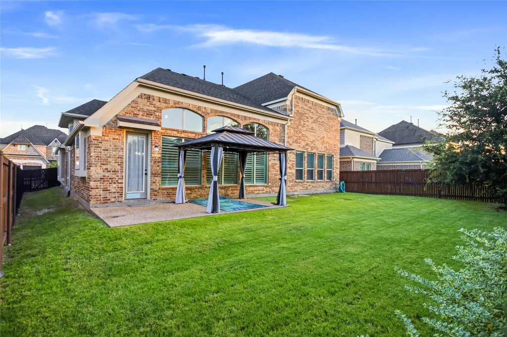 824 Marietta Lane Aubrey TX 76227