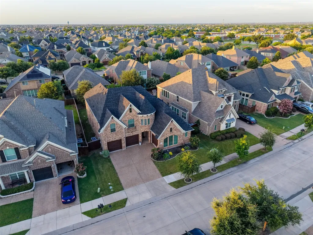 824 Marietta Lane Aubrey TX 76227