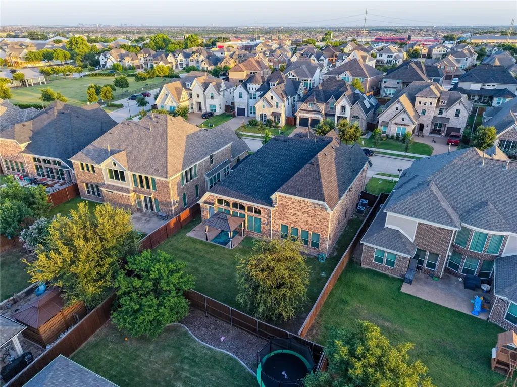 824 Marietta Lane Aubrey TX 76227
