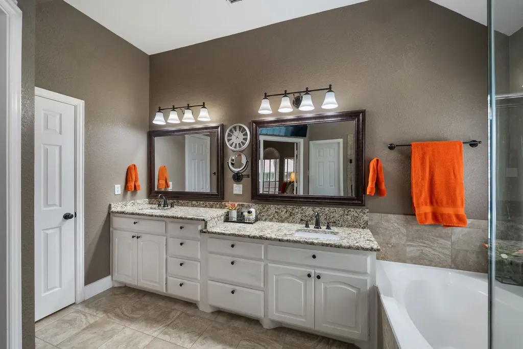 1910 Skipaway Drive Rowlett TX 75088