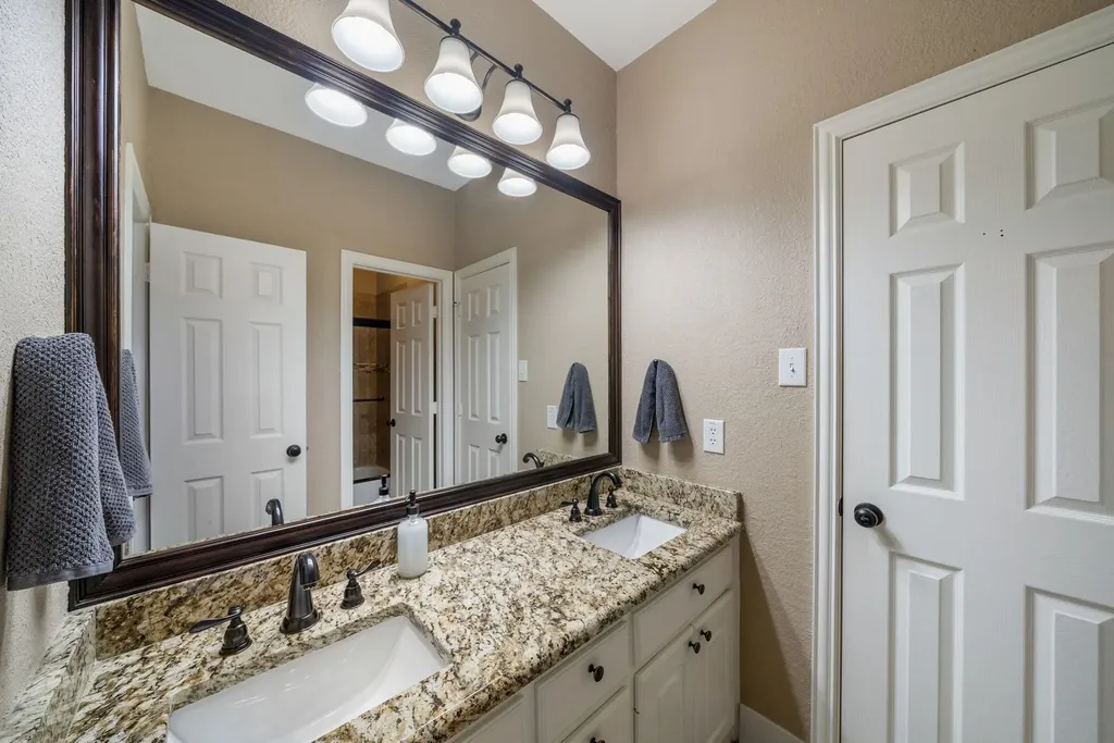 1910 Skipaway Drive Rowlett TX 75088