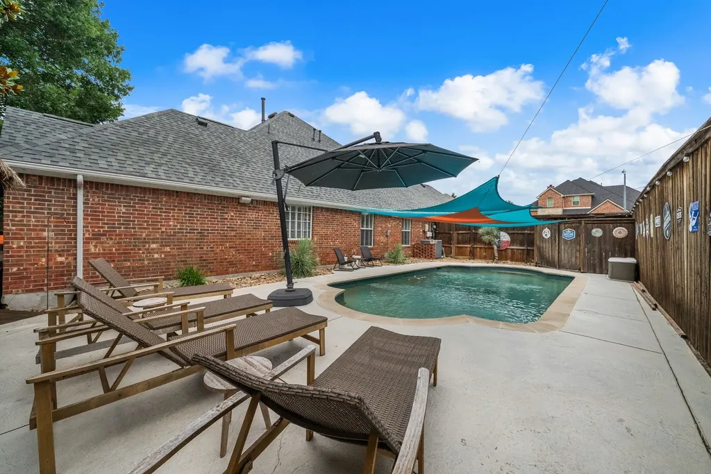 1910 Skipaway Drive Rowlett TX 75088