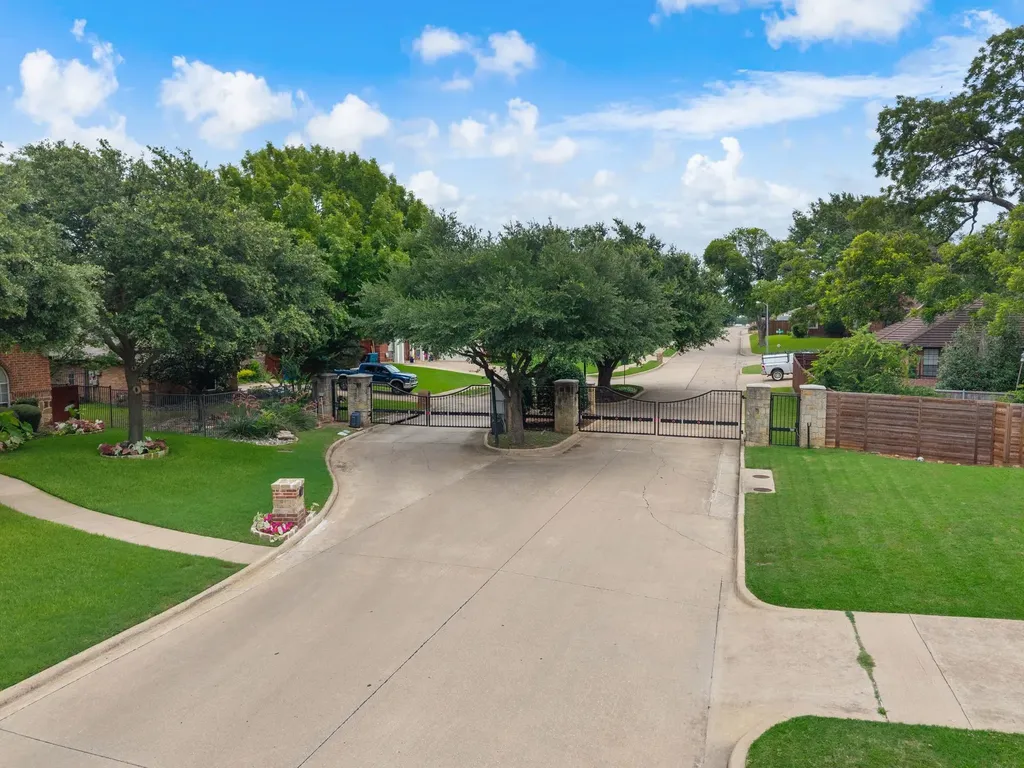 1910 Skipaway Drive Rowlett TX 75088
