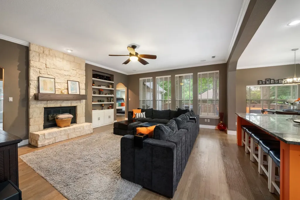 1910 Skipaway Drive Rowlett TX 75088
