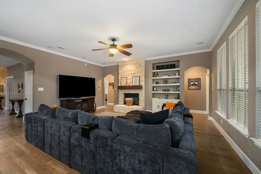 1910 Skipaway Drive Rowlett TX 75088