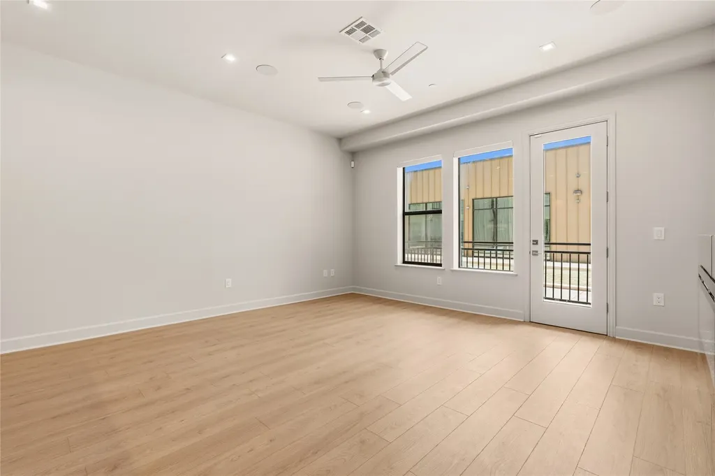 1900 S Ervay Street Dallas TX 75215