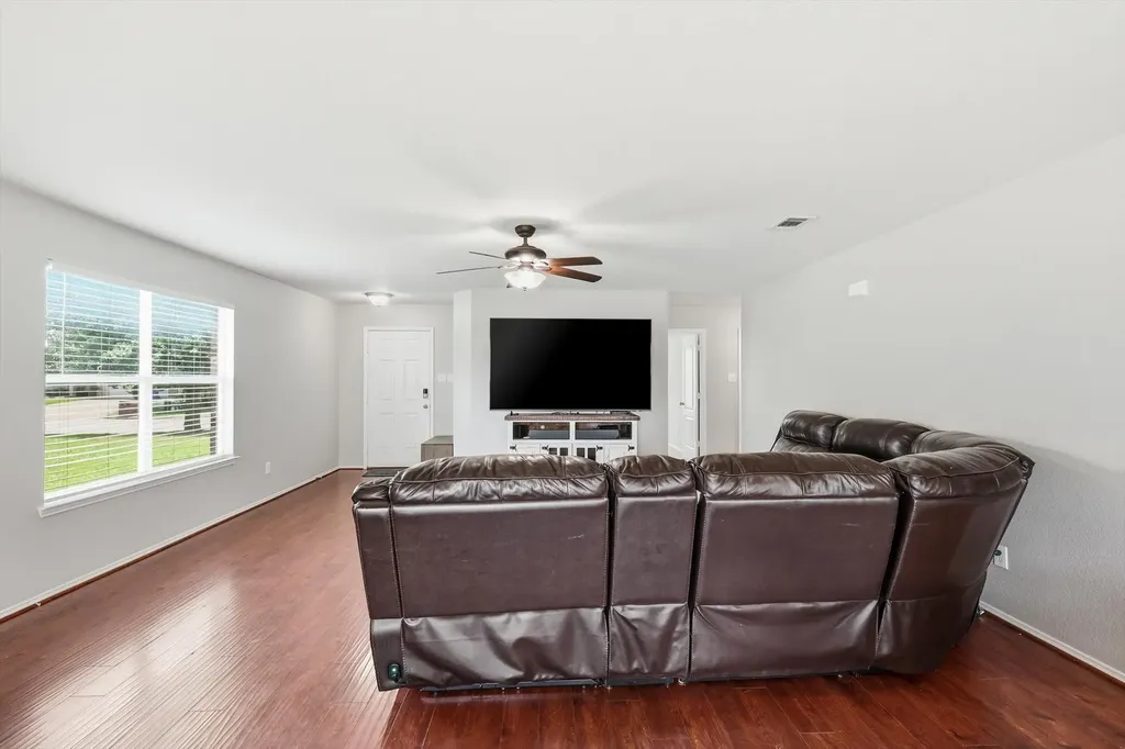 1637 Dream Catcher Way Krum TX 76249