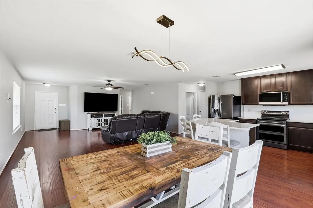 1637 Dream Catcher Way Krum TX 76249
