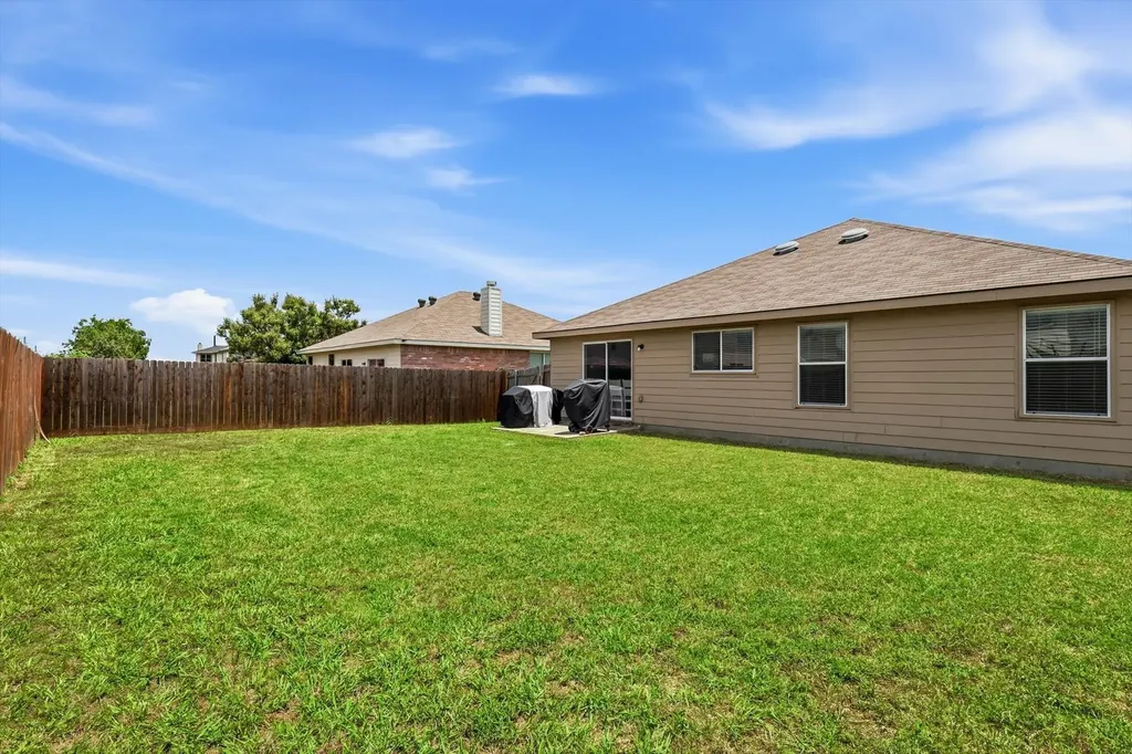 1637 Dream Catcher Way Krum TX 76249