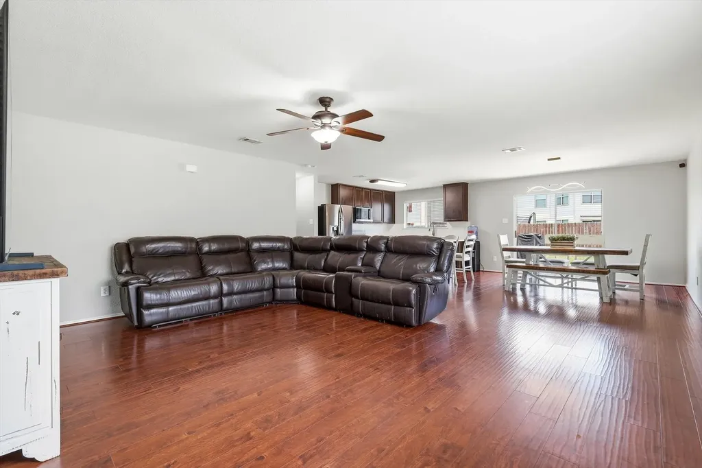 1637 Dream Catcher Way Krum TX 76249