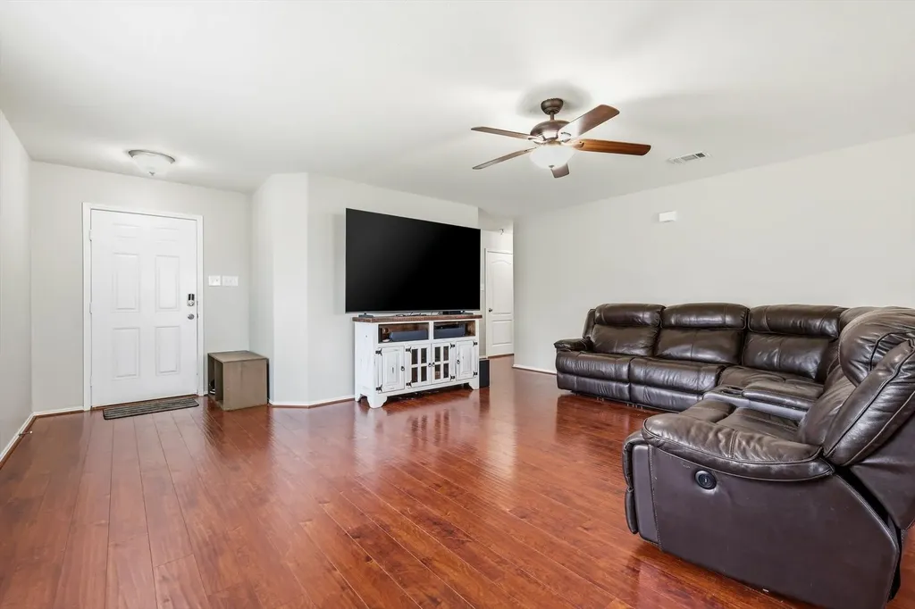 1637 Dream Catcher Way Krum TX 76249