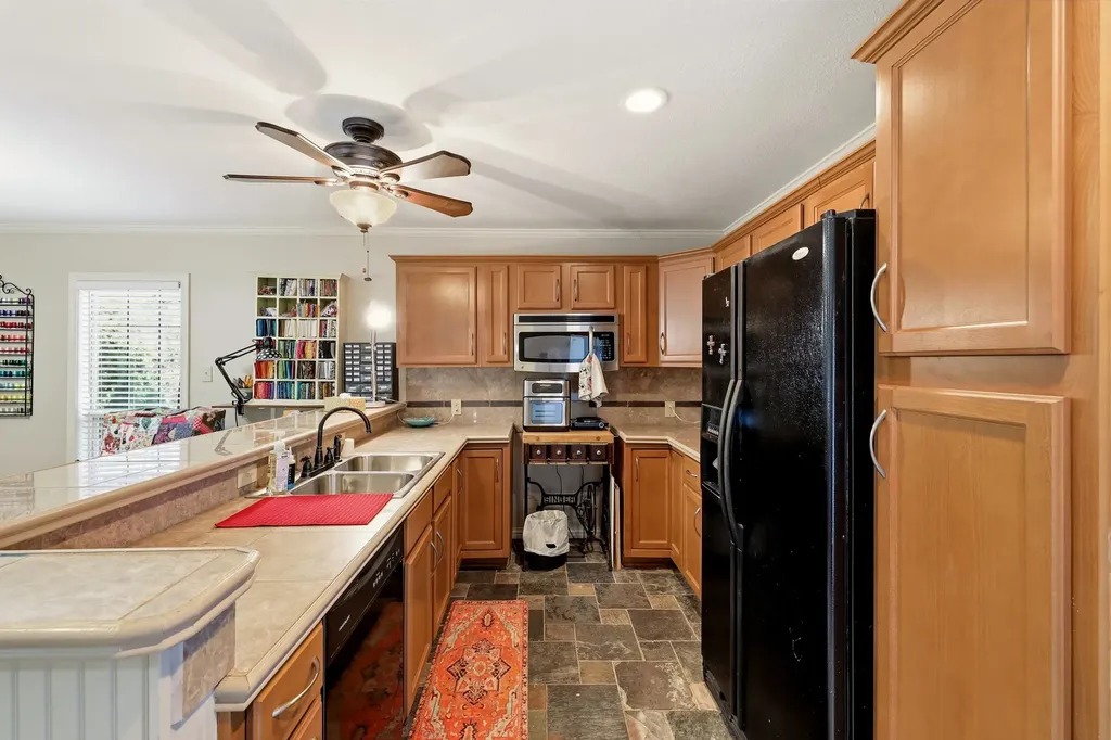 702 Noonday Road Chandler TX 75758