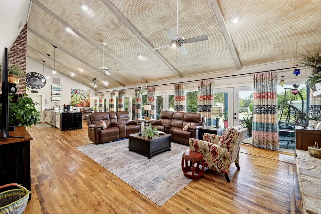702 Noonday Road Chandler TX 75758