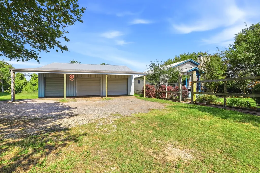 702 Noonday Road Chandler TX 75758