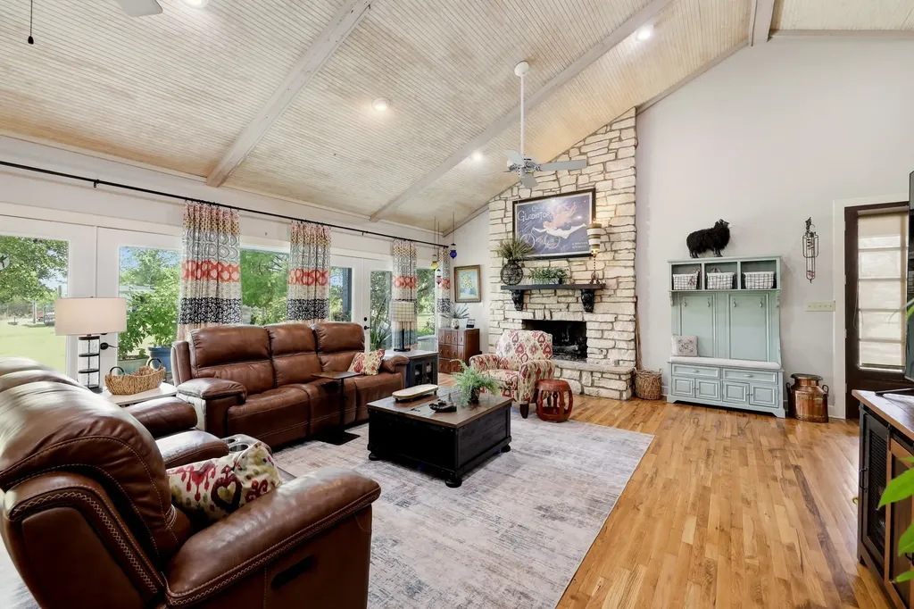 702 Noonday Road Chandler TX 75758