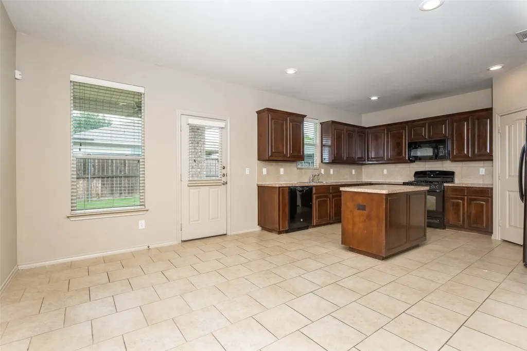1104 Nora Lane Denton TX 76210