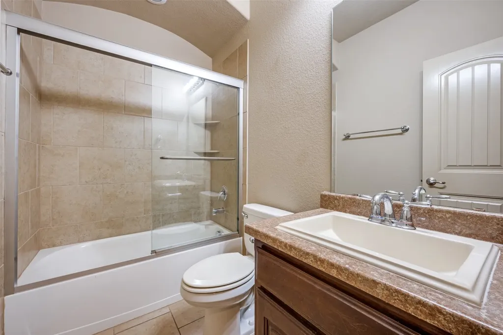 1104 Nora Lane Denton TX 76210