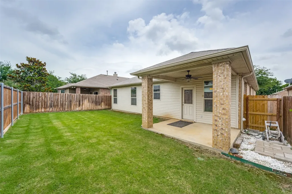 1104 Nora Lane Denton TX 76210