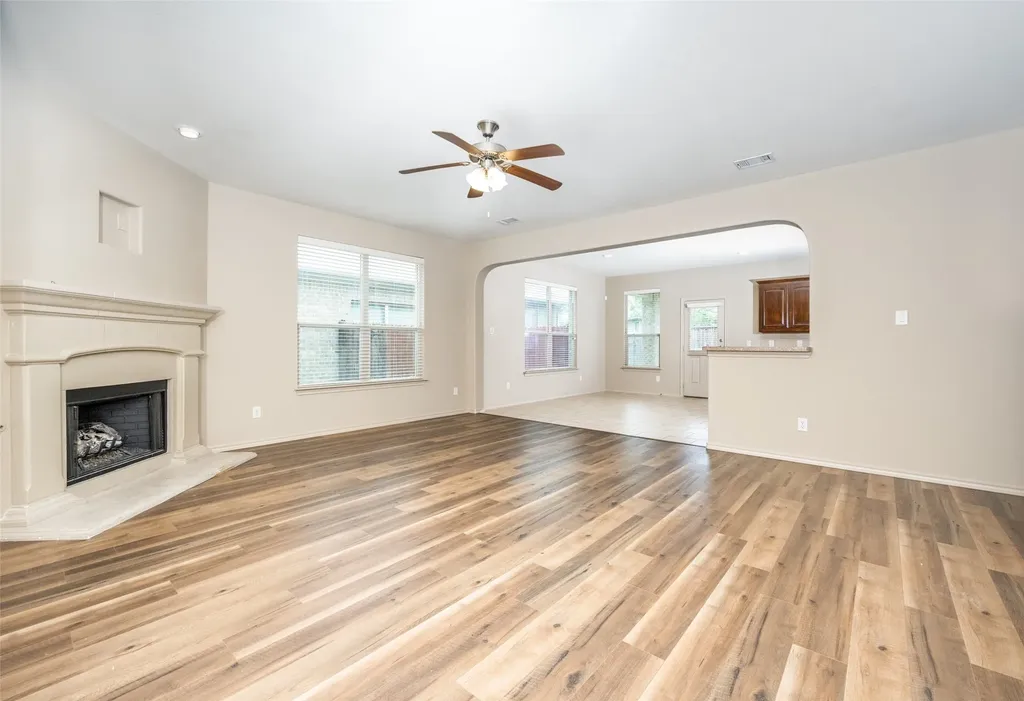 1104 Nora Lane Denton TX 76210
