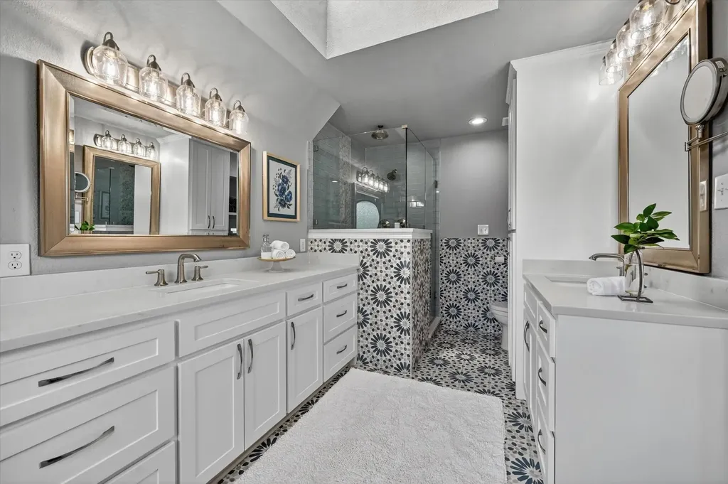 200 Cross Timbers Drive Double Oak TX 75077